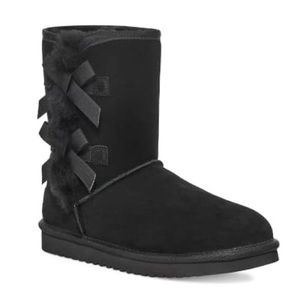 KOOLABURRA by UGG K Victoria Short BLACK Suede Boots with Bows Size 7